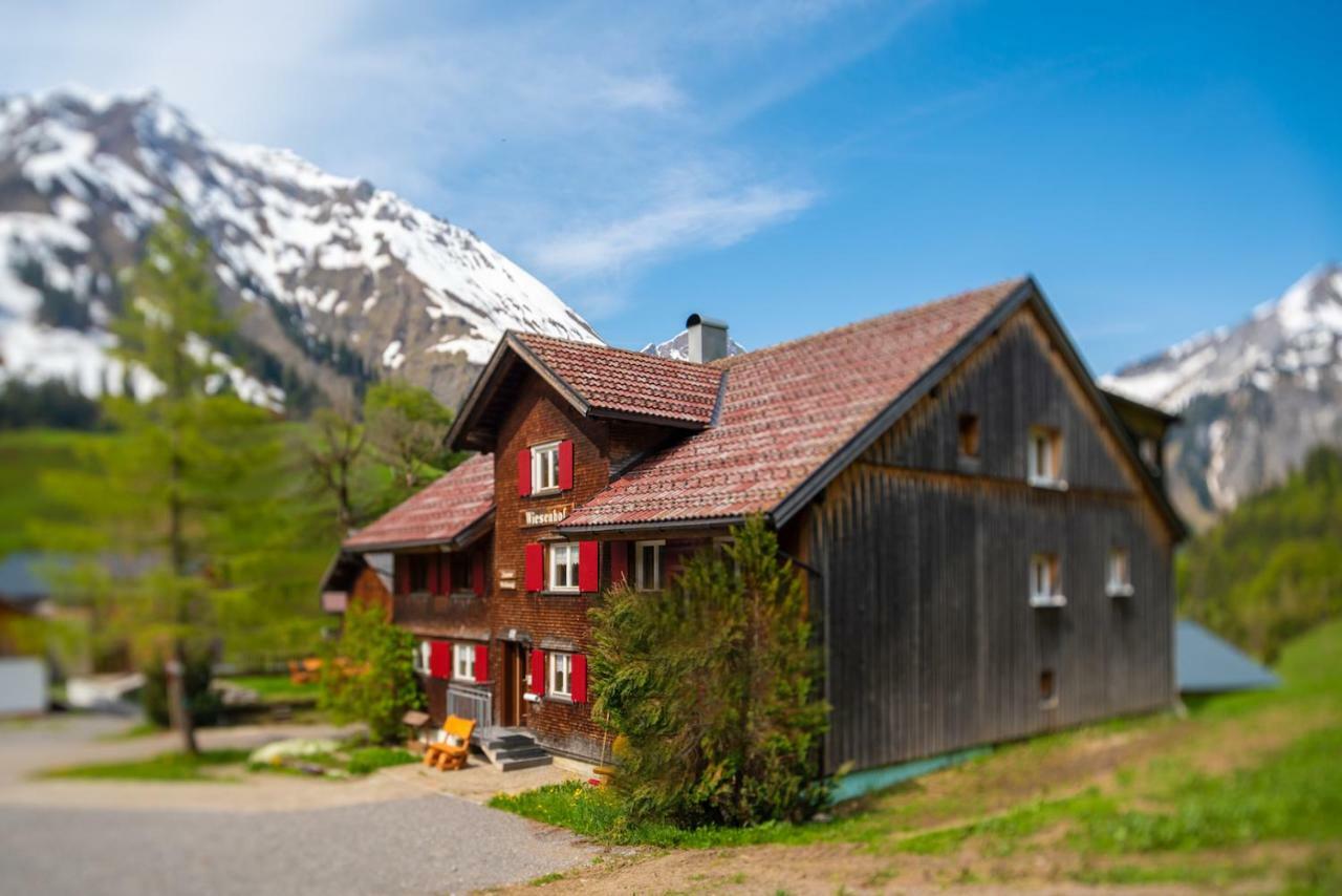 Bergwelt-M - Scheunencamping Schröcken Extérieur photo